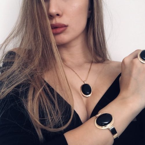 Bransoletka złota z onyksem