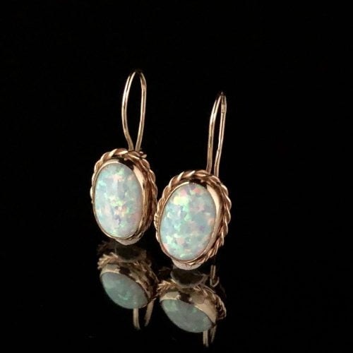 Złote kolczyki z opalem