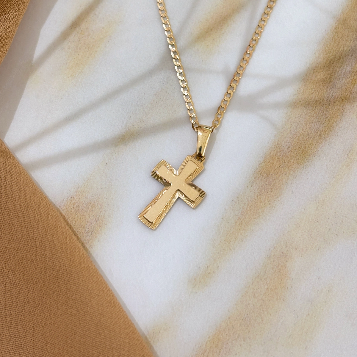 krzyżyk złoty - prezent na komunię