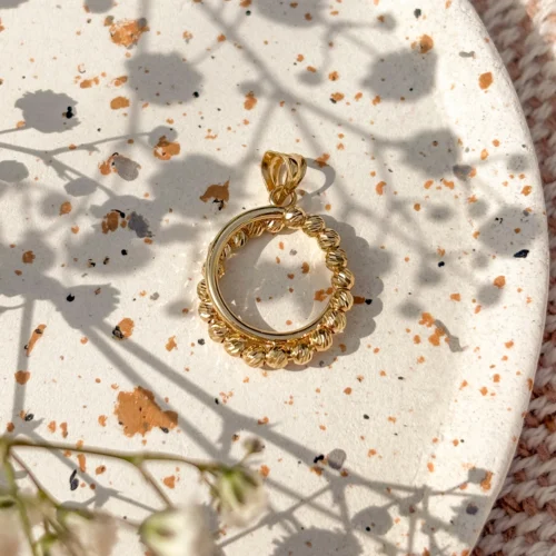 Zawieszka złota w kształcie koła