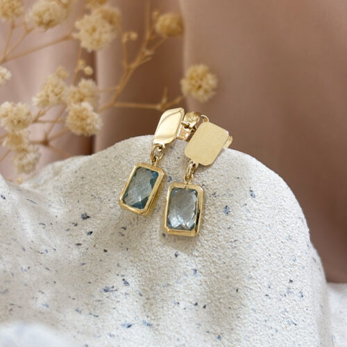 Kolczyki złote z błękitną cyrkonią