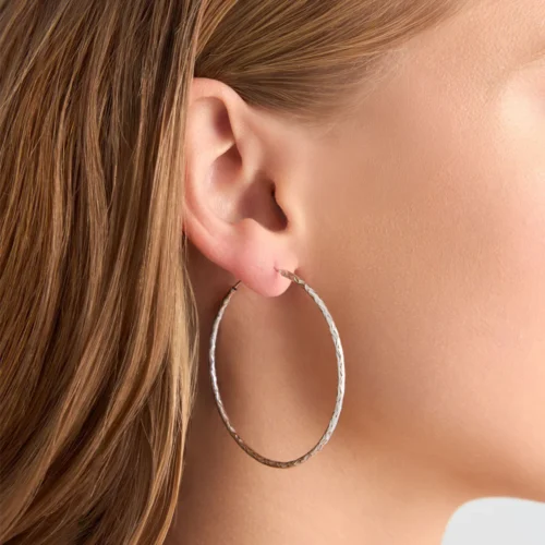 Kolczyki koła wykonane ze srebra próby 925.